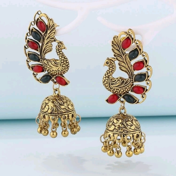 Peacock dangling design earrings - Picture 2 of 3